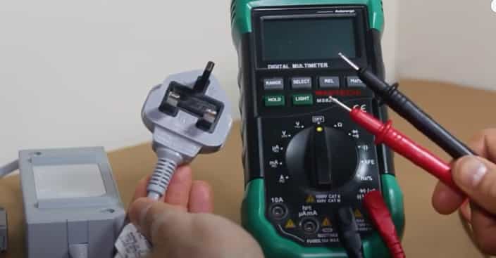 How does a multimeter works